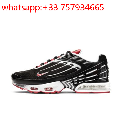 chaussure de couleur homme